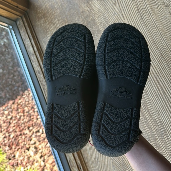 Size small new with tags Dearfoam slippers - Picture 3 of 4